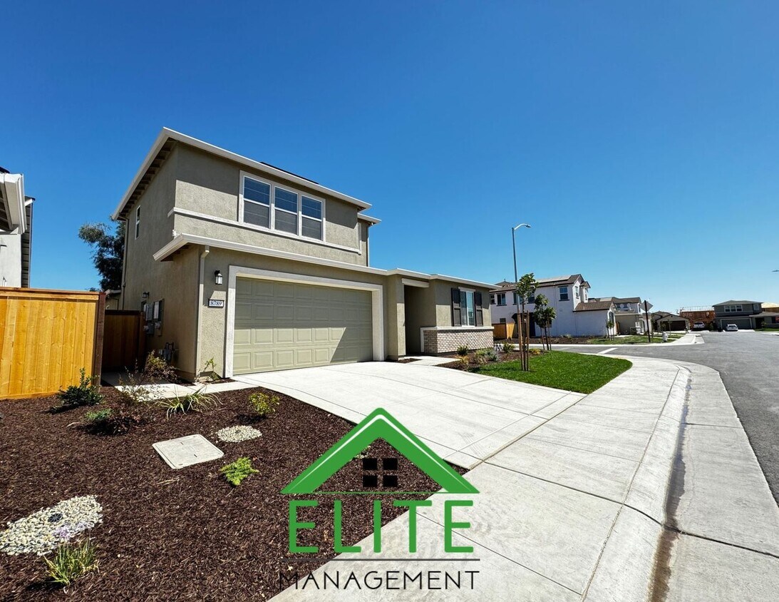 Primary Photo - BRAND NEW!! Absolutely gorgeous home with ...
