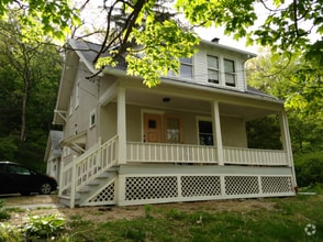 Building Photo - 609 E Shore Dr