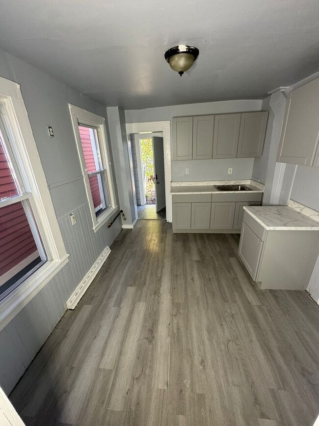 Foto del edificio - SINGLE FAMILY HOUSE FOR RENT