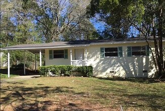 Building Photo - 1610 Airport Dr