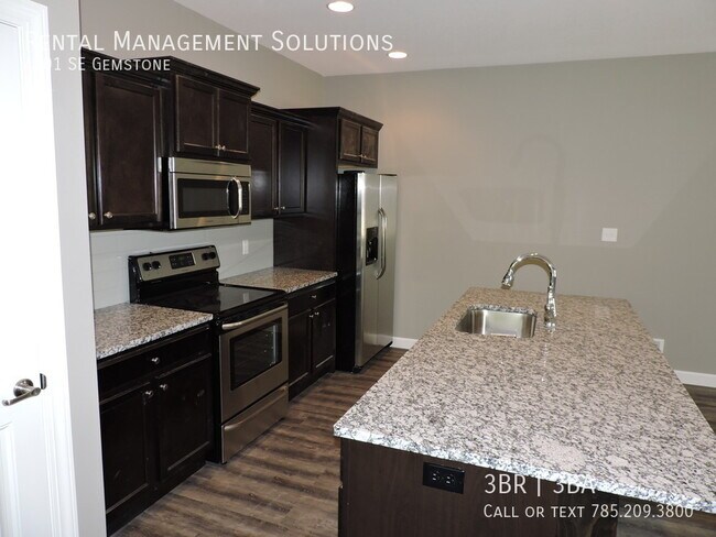 Building Photo - 4401 SE Gemstone Ln- Shawnee Heights Schoo...
