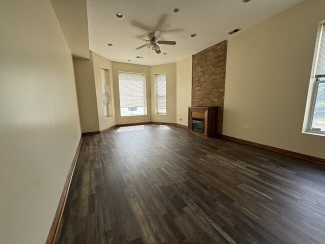 Building Photo - 3158 W Jackson Blvd