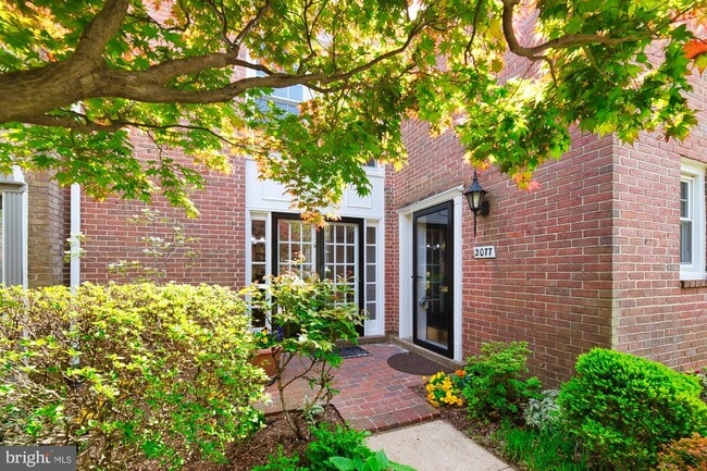 Foto del edificio - 2077 Hopewood Dr