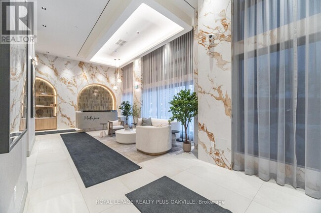 Building Photo - 2088 James St