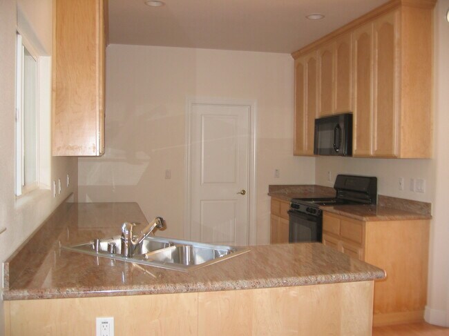 Photo - 400 Cypress Ave House