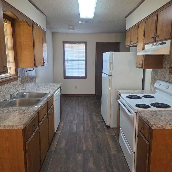 Foto del edificio - 1002 Sybil Dr