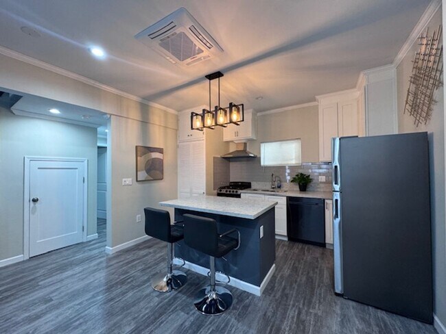 Foto del edificio - 1354 3/4 Meadowbrook Ave