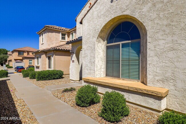 Foto del edificio - 2429 N 83rd Dr