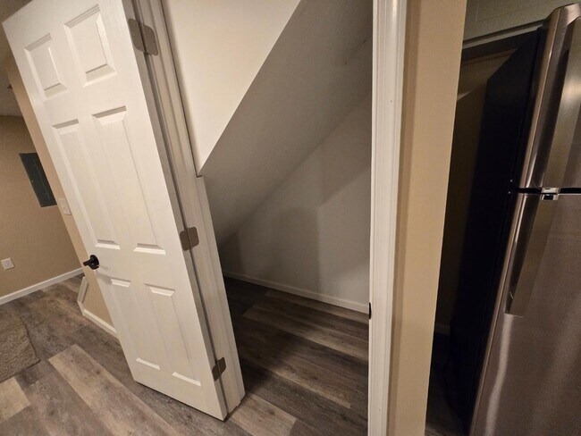 Building Photo - 120 2nd St