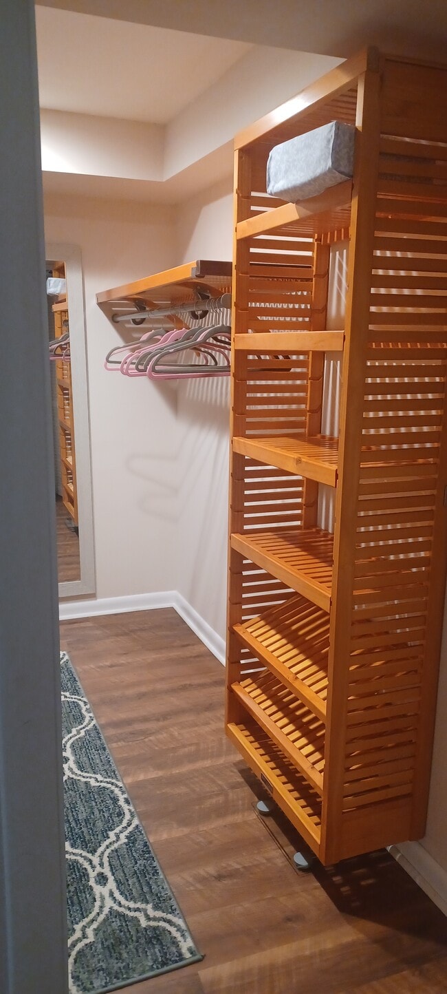 Building Photo - 402 13th ST NE