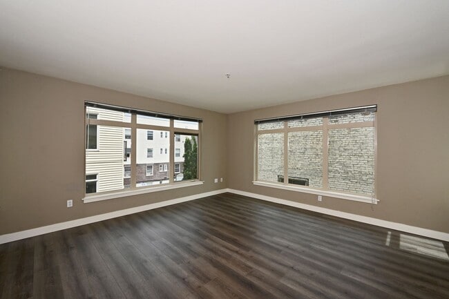 Building Photo - Contemporary 2 Bedroom/2 Bath Condominium ...