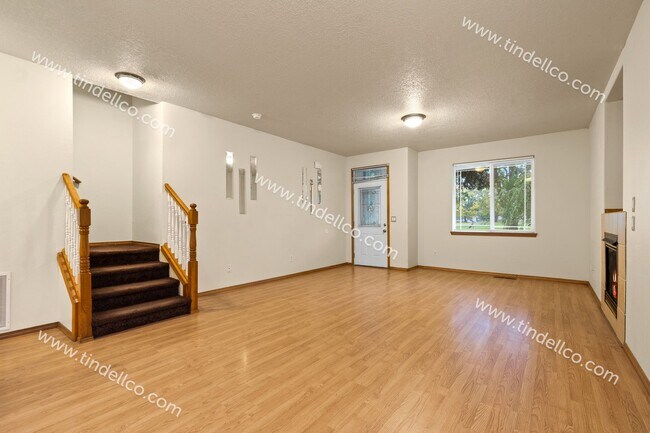 Building Photo - 3 bedroom with Bonus Room plus attached ga...