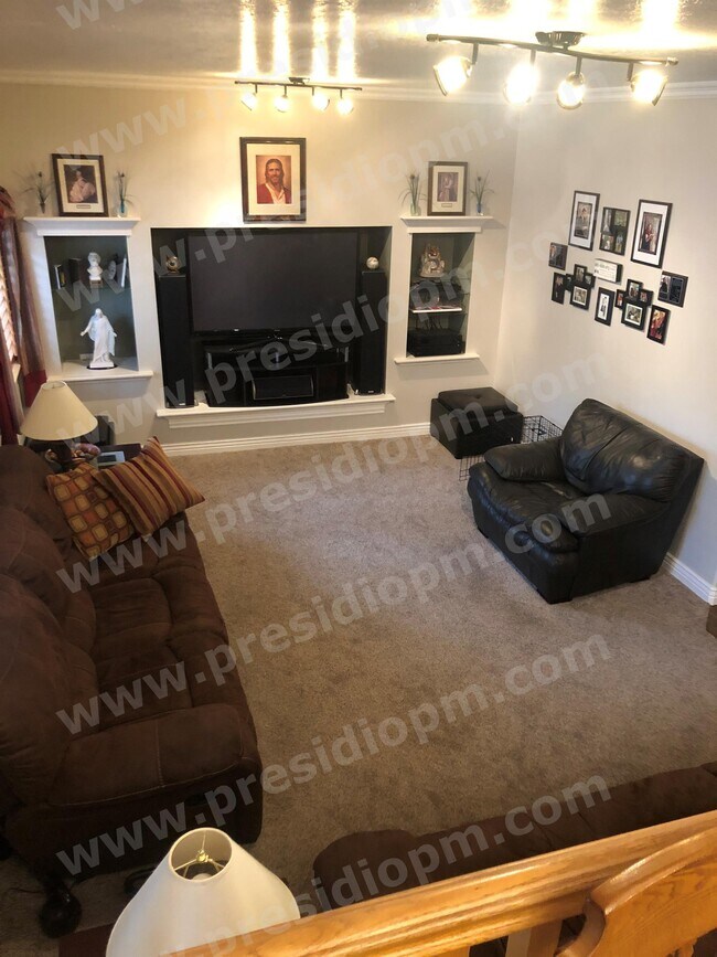 Building Photo - 1559 S 2000 E St