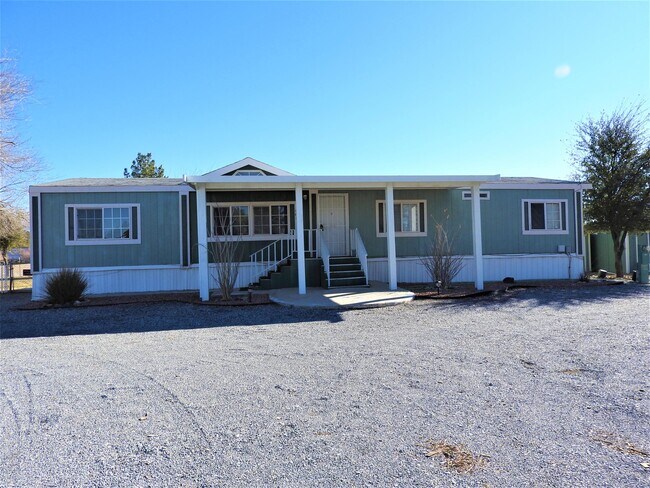 Building Photo - 1561 N Leslie St