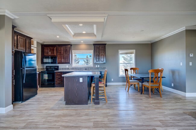 Building Photo - 13380 Log Rd