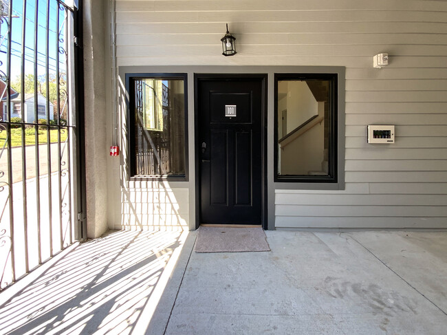 Building Photo - Hillside Lofts