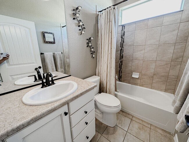 Foto del edificio - SPECTACULAR 5 BEDROOM, 4 BATH IN BANNING L...