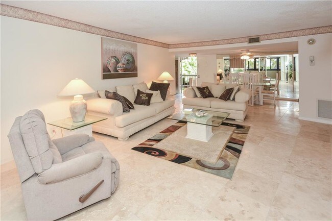 Foto del edificio - 1357 NE Ocean Blvd