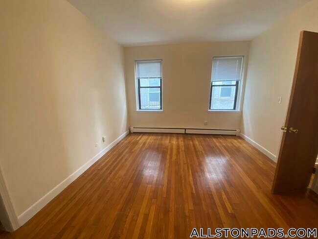 Foto del edificio - 64 Brighton Ave