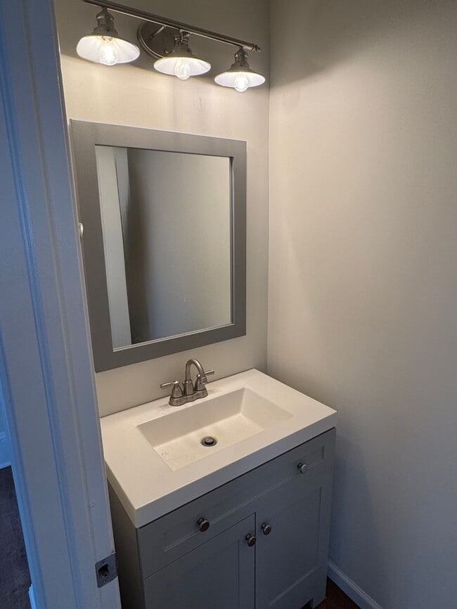 Building Photo - 3 Bedroom Home in Emmaus
