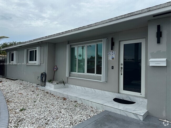Building Photo - 9320 SW 46th Ter