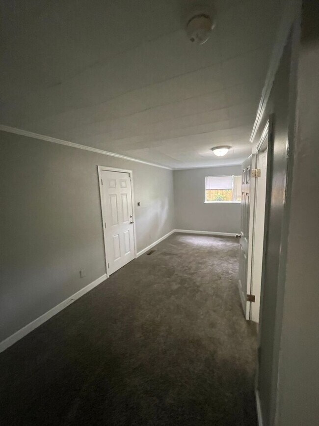 Foto del edificio - 4 bed 2.5 bathroom house