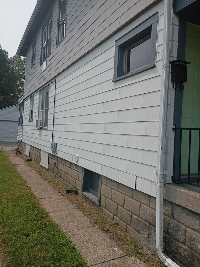 Foto del edificio - 1534 E Broadway St