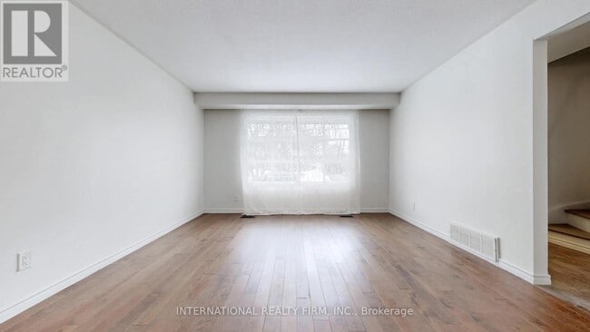 Building Photo - 1364 Lakefield St