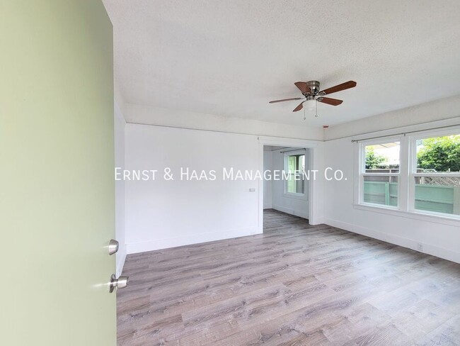 Foto del edificio - 906 1/2 Dawson Ave-