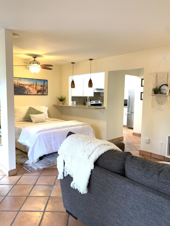 Building Photo - 7948 Mission Center Ct