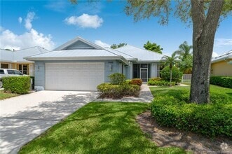 Building Photo - 2102 SW Mayflower Dr