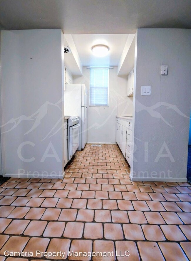 Building Photo - 2 br, 1 bath House - 4428 S Rosehaven Cour...