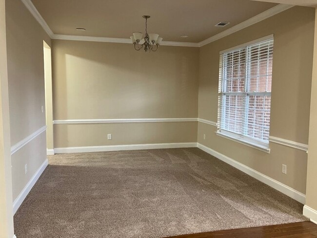 Building Photo - Spacious Home in Spence Creek