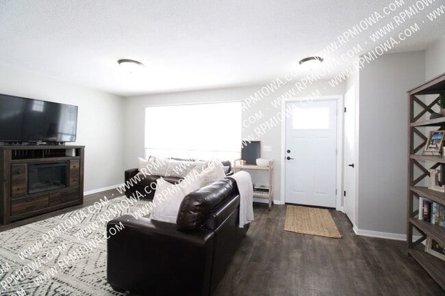 Building Photo - 1318 SW Kenworthy Dr
