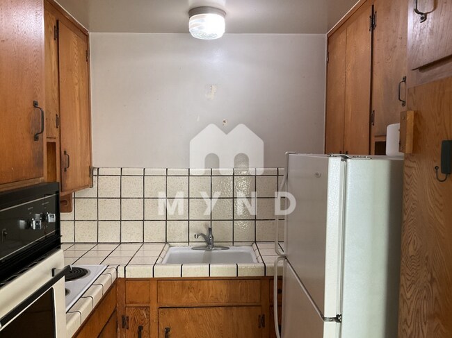 Building Photo - 2392 Sutter Ave Apt 4