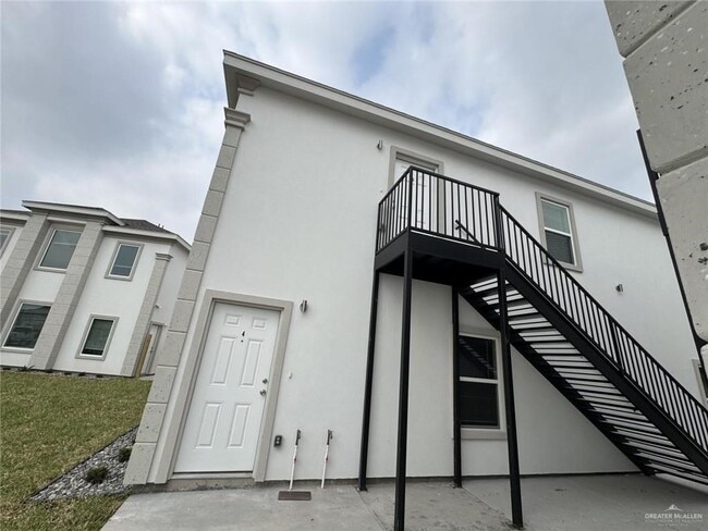 Building Photo - 1612 Canelo Dr