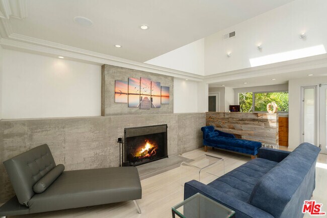 Building Photo - 5606 Green Oak Dr