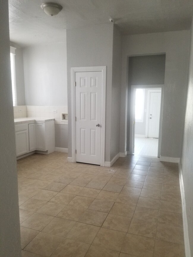 Foto del edificio - 1307 E Nevada Ave