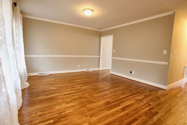 Foto del edificio - 314 Wyndhurst Dr