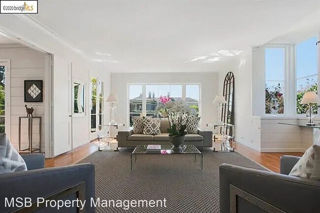 Foto del edificio - 4 br, 4.5 bath House - 121 Scenic Ave