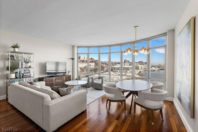 Building Photo - 8100 River Rd