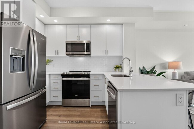 Building Photo - 3200 William Coltson Ave