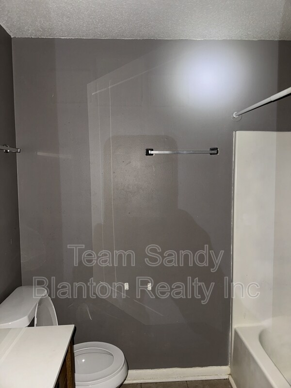 Foto del edificio - 8480 Laredo St