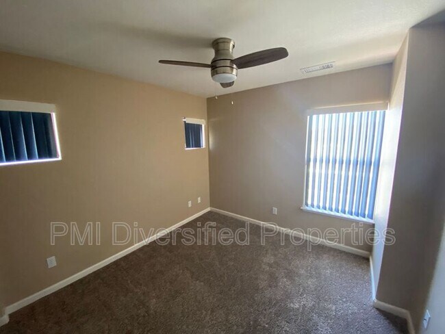 Building Photo - 9260 Lone Wolf Cir
