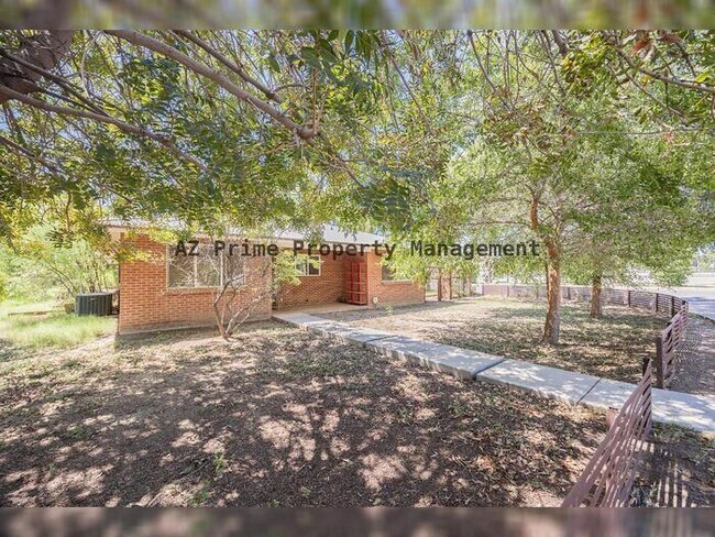 Foto del edificio - 351 E Encanto Dr