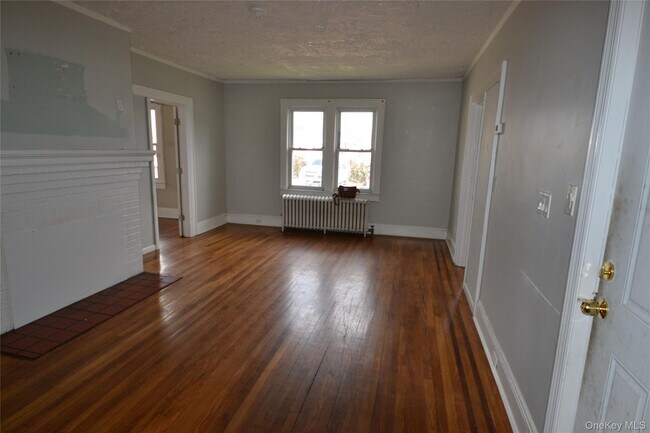 Foto del edificio - 181 Forrest Ave