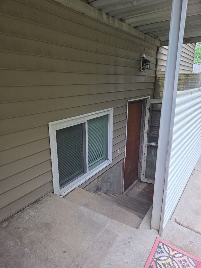 Building Photo - Crabtee Duplex