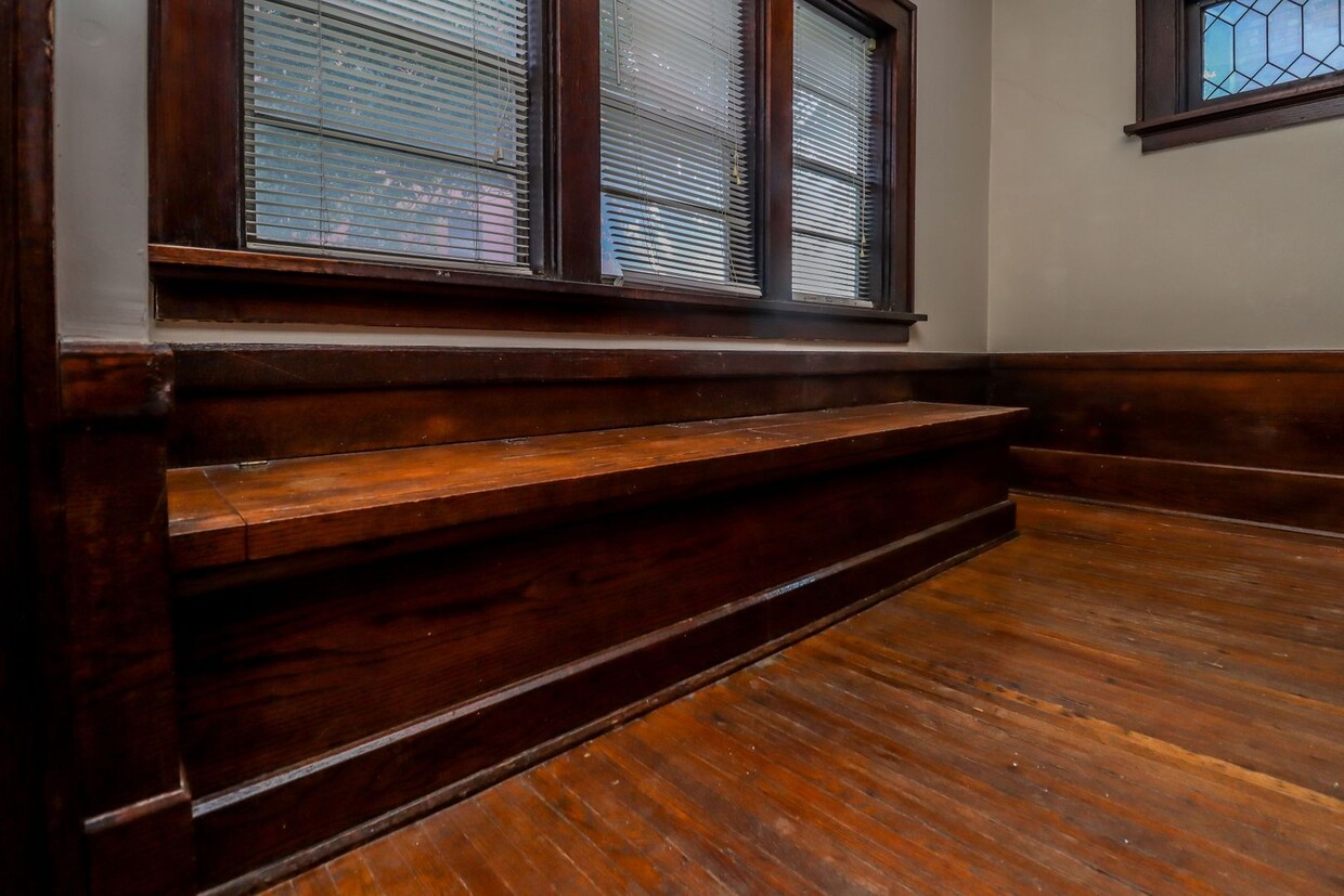 Foto principal - 1111 E Walnut St