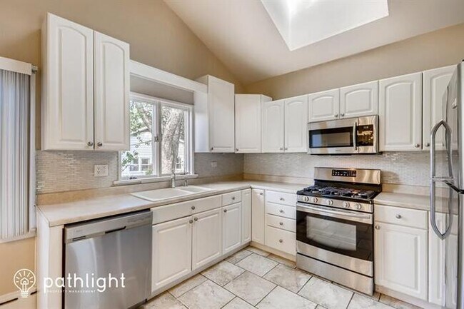 Building Photo - 224 Tanoak Lane, Naperville, IL, 60540