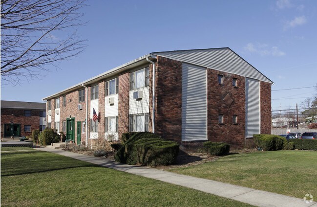Forest Green Apartments Islip, NY
